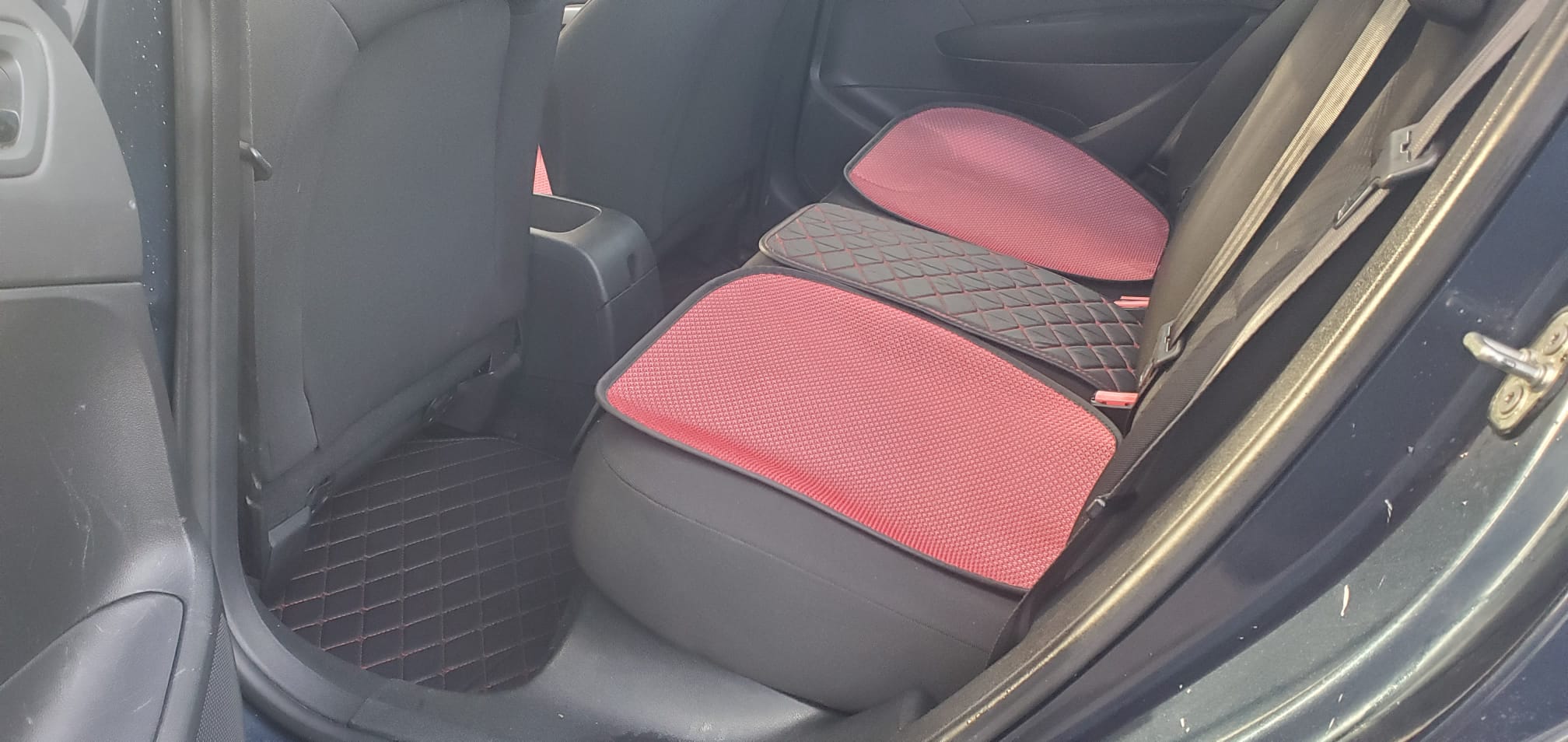 9ef31ca6-ab74-402a-8f4f-7e00fdbdebf8