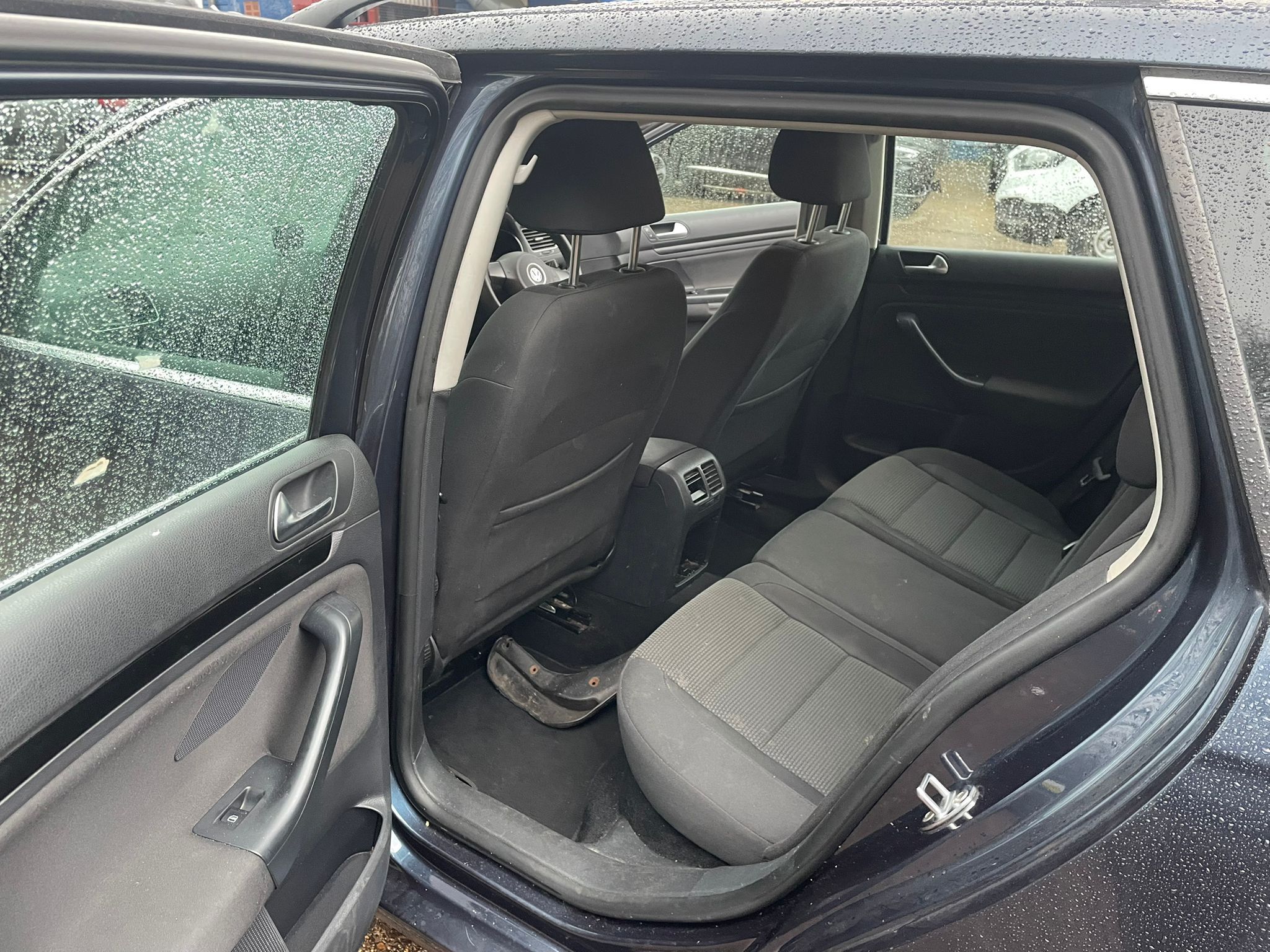 37ff0623-7b99-45fa-a46d-6cfa8d29506f